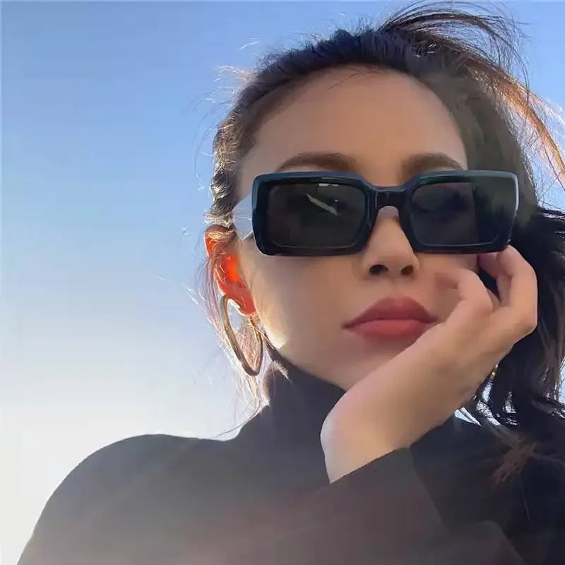 Retro Small Rectangle Sunglasses - Gradient Anti-Reflective UV400 Design